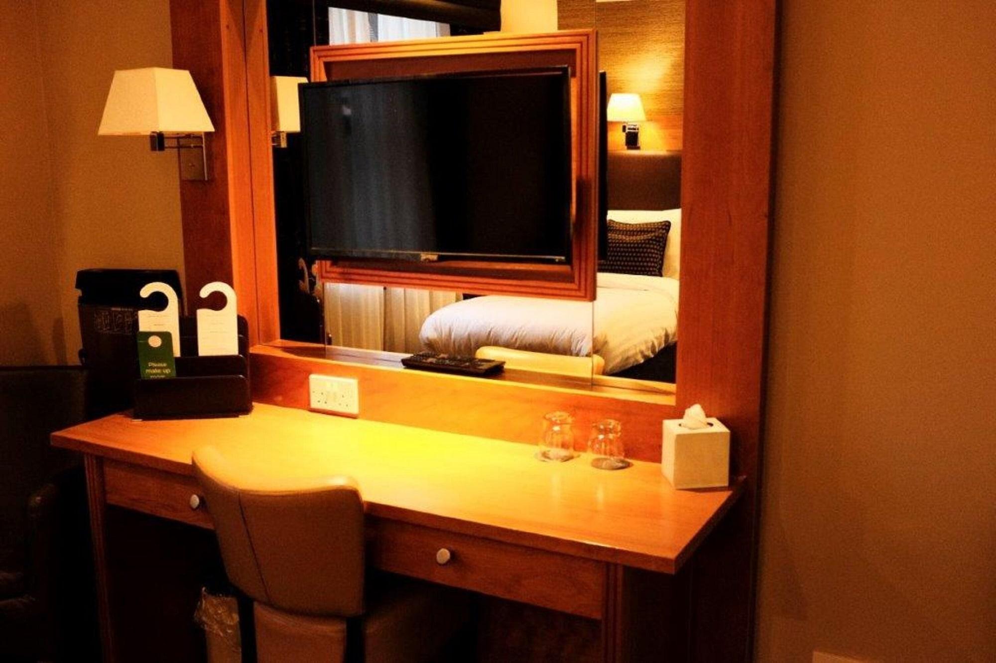 Best Western Garfield House Hotel Chryston Екстер'єр фото